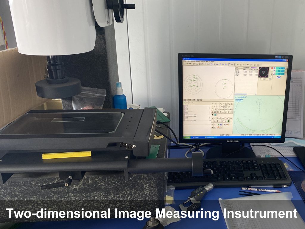 Two-dimensional image measuring instrument is carrying out quality inspection of precision stamping parts